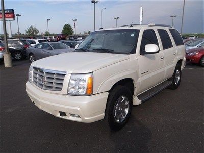 2005 escalade pearl white with nav/rear dvd/moonroof!