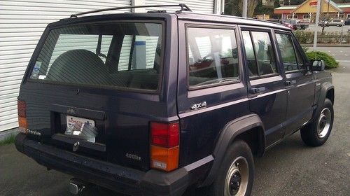 This classic "full-size" suv is in great condition