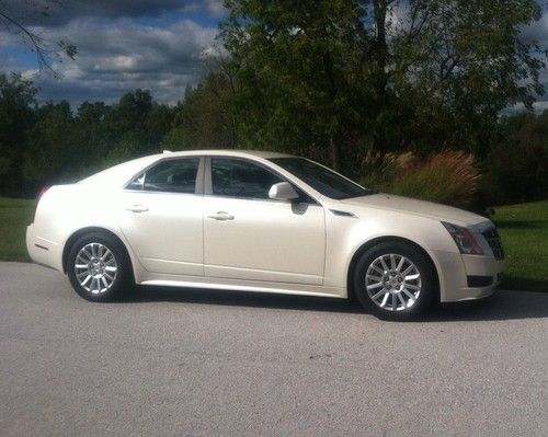 2010 cadillac cts luxury sedan 4-dr don't miss this!