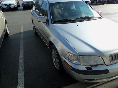 No reserve 2001 volvo s40 wgn 1.9 l4 fwd auto,s leather,88434 miles great shape