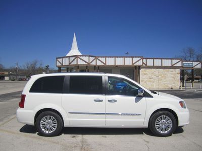 Brand new classic white 2013 chrysler town &amp; country limited