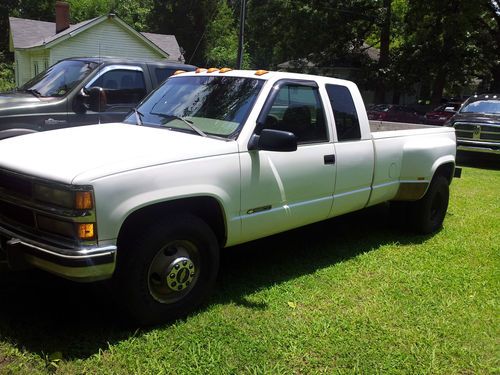 1995 chevy dually with a 6.5 turbo diesel londbed