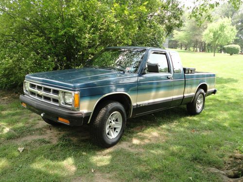 1993 chevy s-10 tahoe ls  rwd  pick-up