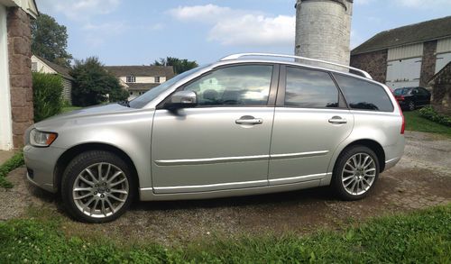 2008 volvo v50 t5 wagon 4-door awd turbo leather moonroof excellent condition