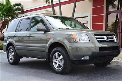 Florida new honda trade, all wheel drive, clean carfax, low % rate loan avail