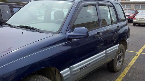 2001 chevy tracker 137,770 miles  have key starts and runs w jump