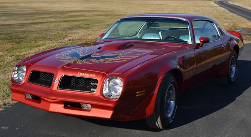 1976 pontiac trans am 400 4 speed with ac.  must see !!!