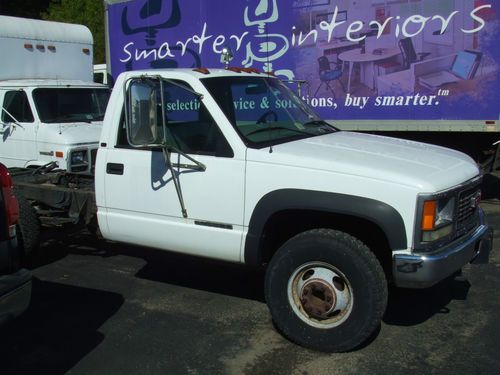 2000 gmc 3500 4x4 (cab and chassis)  no reserve!!!!