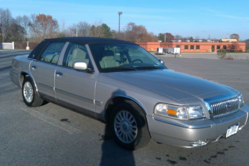 Grand marquis ls super low mileage 2007 fully loaded