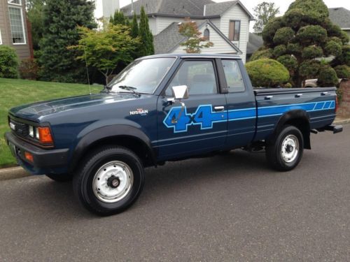 1983 nissan pickup 4x4 4-cylinder 5-speed, beautiful condition,  2nd owner