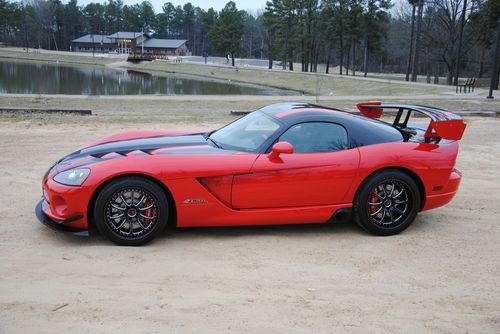 2008 dodge viper srt-10 acr coupe 2-door 8.4l 3k miles!! perfect condition!!