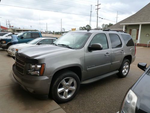 2007 chevy chevrolet tahoe ltz fully loaded 82k miles very well maintained grey