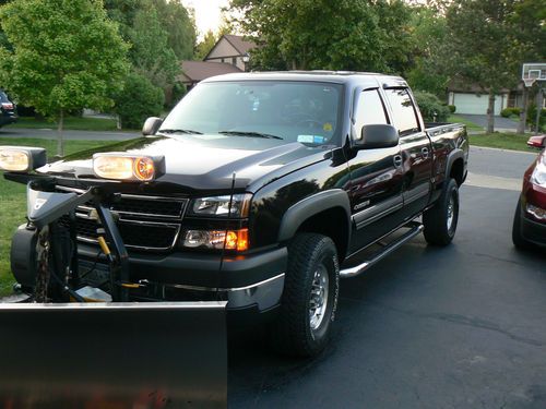 07 black 2500hd lt3 crew cab loaded! 15k in upgrades + fisher stainless v plow