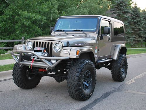 2004 jeep wrangler unlimited 6cyl lifted *super clean*