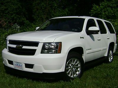One owner 4x4 tahoe hybrid navigation leather 2nd row bench 3rd row carfax clean