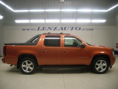 Crew-short-ltz-moon-leather-5.3 gas-4wd- we finance and we take trades