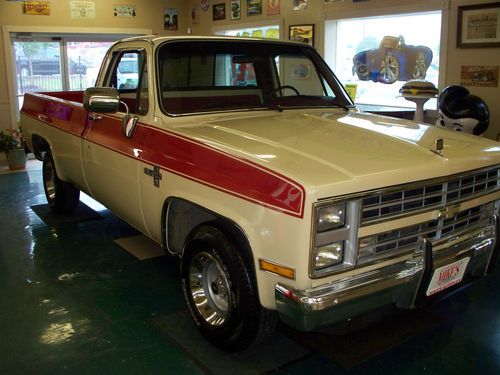 1985 chevrolet silverado awesome restoration, 260 pics just like new, don't miss