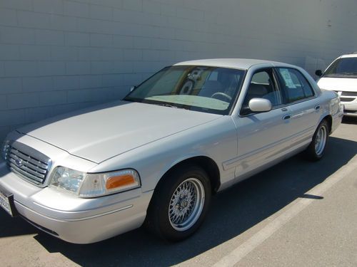 2001 ford crown victoria