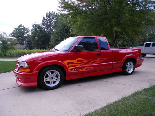 2003 extreme ext cab 3 door ls heat edition 2wd very rare and clean!
