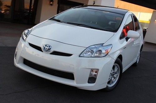 2010 toyota prius iv. solar roof pkg.nav/cam. leather. 1 owner. clean carfax.