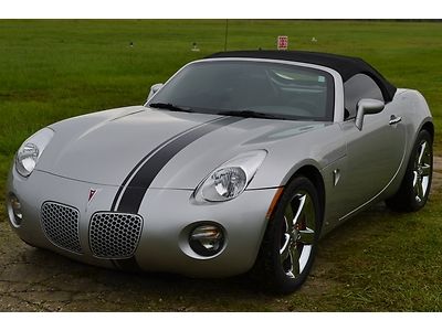 2006 solstice convertible only 36k miles, 2 owner, leather, chrome, custom head