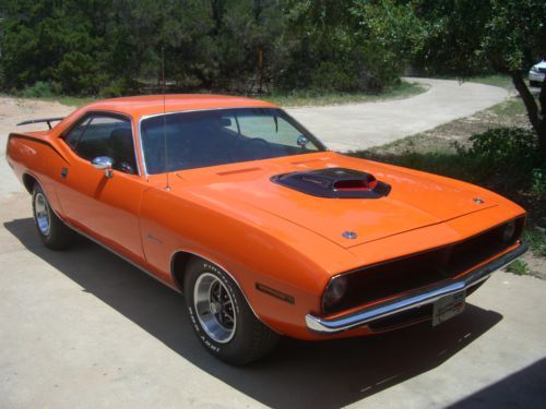 1970 plymouth barracuda 440 cid with 4-speed and shaker hood