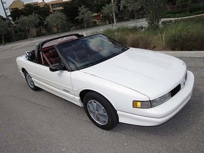 Very nice 1991 oldsmobile cutlass supreme convertible - looks and runs great!