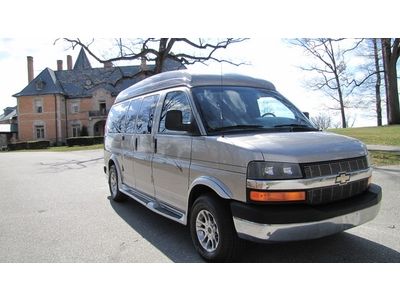 Great conversion  van!explorer  limited! low mileage!  serviced!new tires! 04
