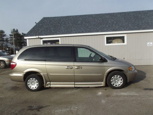 2004 chrysler town and country entervan handicap equipped 104k miles