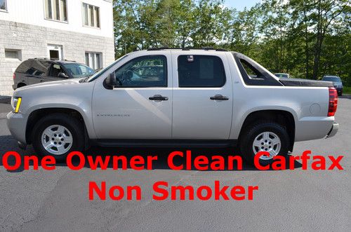 07 chevrolet avalanche non smoker 4x4 clean carfax   *** priced to sell ***
