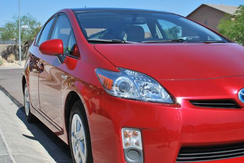 2010 toyota prius iv, warranty, 1-owner, clean carfax, solar roof, nav, leather