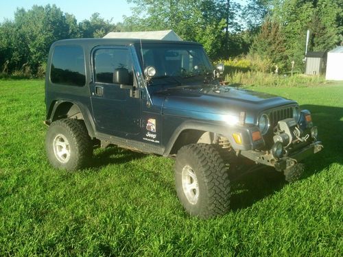 2005 jeep wrangler lockers 4.0l hard top 33" tires 3.5" lift lots of extras