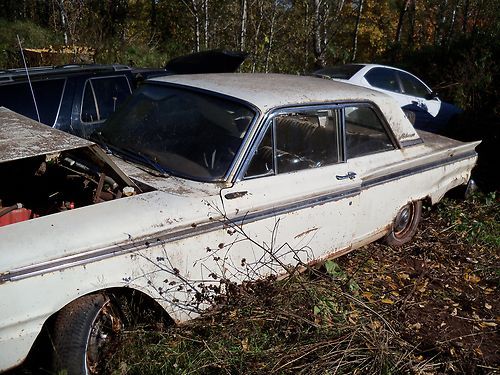 1963 ford fairlane 500 , lots of good parts or restore.
