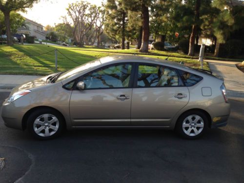 Toyota prius 2005 (83,200 miles) fully loaded
