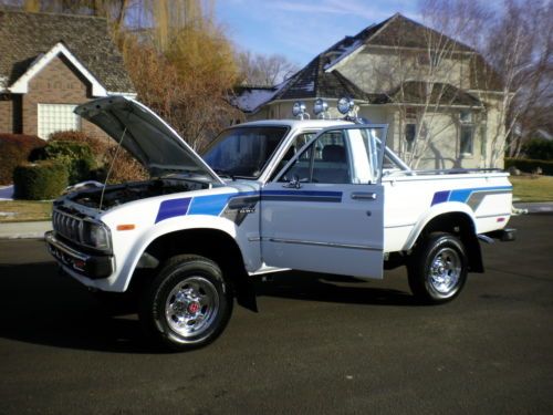 1983 toyota pickup sr5 4x4 100% rust free garage kept must see