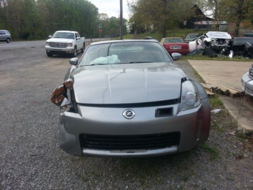 2004 nissan 350z wrecked, clean title, for parts or repair, this vehicle runs.