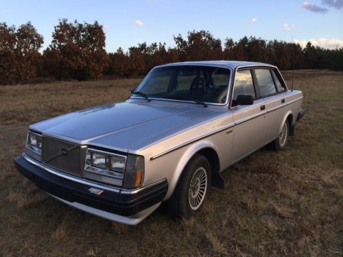 Vintage 1984 silver volvo 244gl with electric windows and manual sunroof