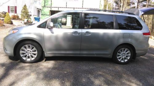 2013 toyota sienna xle mini passenger van 5-door 3.5l awd