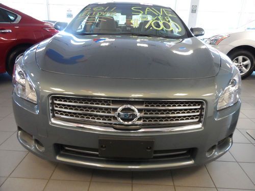 2011 nissan maxima..brand new leftover inventory..s model..save big $$$$$$