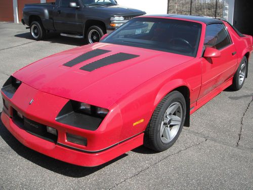 86 camaro iroc-z, red on red, highly optioned, t-top, louvers, no reserve