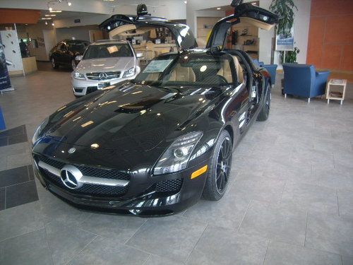 New 2012 mercedes-benz sls amg gull wing coupe