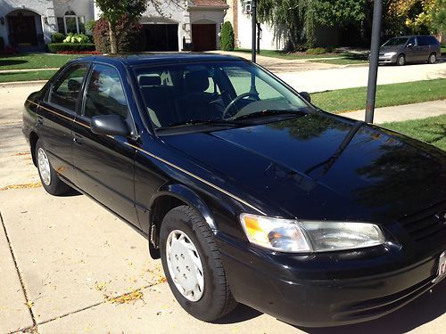 1999 toyota camry, one owner, runs great, very clean