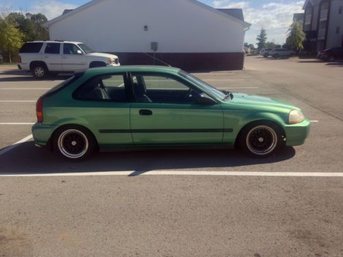 1996 honda civic cx hatchback 3-door 1.6l------rare midori green color