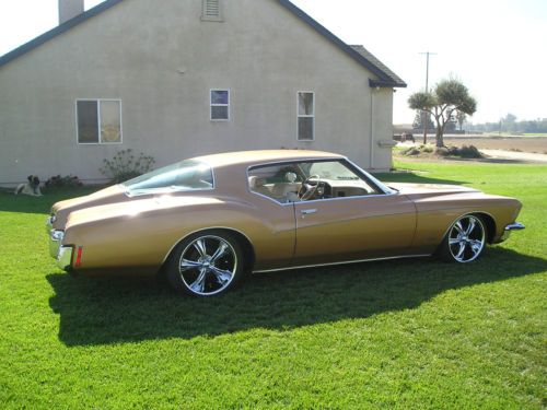 Beautiful 71 buick riviera with only 42k original miles !!  20&#034; wheels lowered