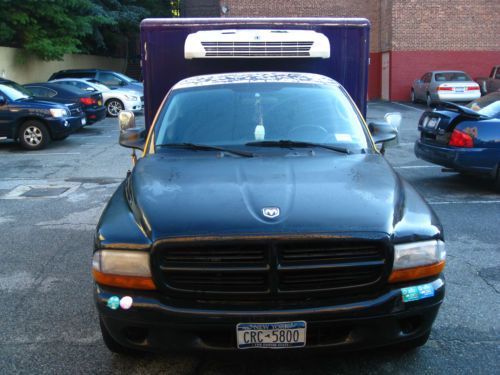 2003 dodge dakota base extended cab pickup 2-door with attchd fridge/oven cab