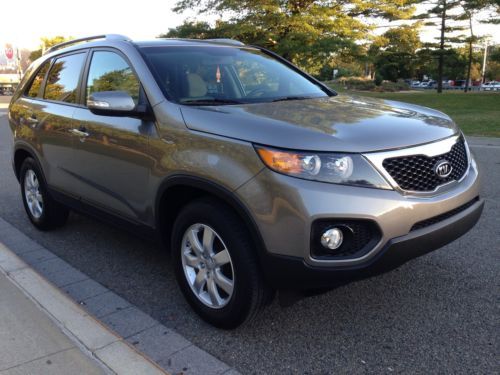 2012 kia sorento lx sport utility 4-door 2.4l one owner only 13 miles cheap look