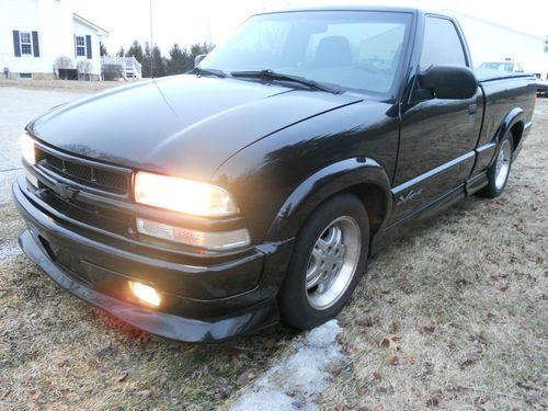 2000 chevrolet s10 xtreme standard cab pickup  2.2l wrecked/repairable