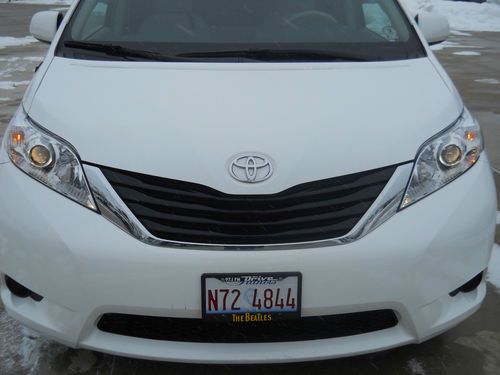 2011-toyota sienna le sport van-1 owner, low miles, excellent shape clean carfax