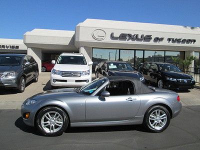 2009 silver 5-speed manual miles:19k convertible
