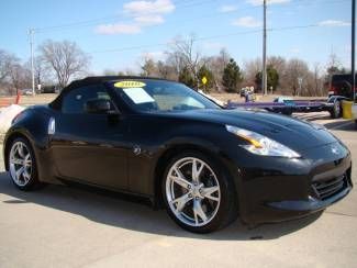2010 nissan 370 convertible super nice!! automatic!! great little car